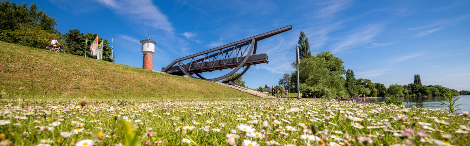 Das Bury-Objekt in Ladenburg Schiffsanlegestellen am Neckar