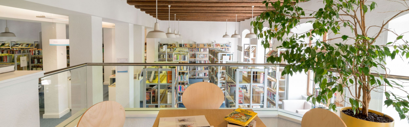 Die Stadtbibliothek in Ladenburg mit Sitzecke