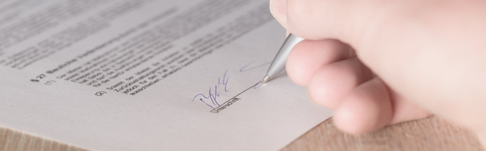 Dokument mit Unterschrift